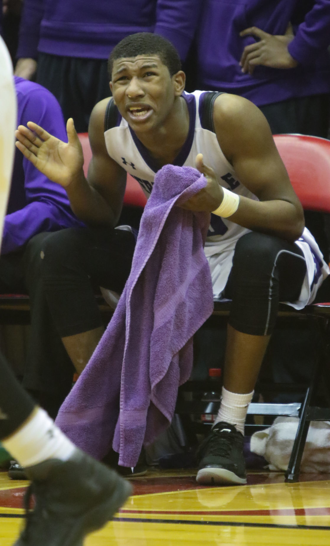 Saturday Morning Scorer's Table: Clothing malfunction